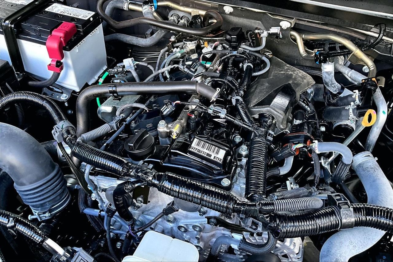 Used 2025  Toyota SR5 image 30