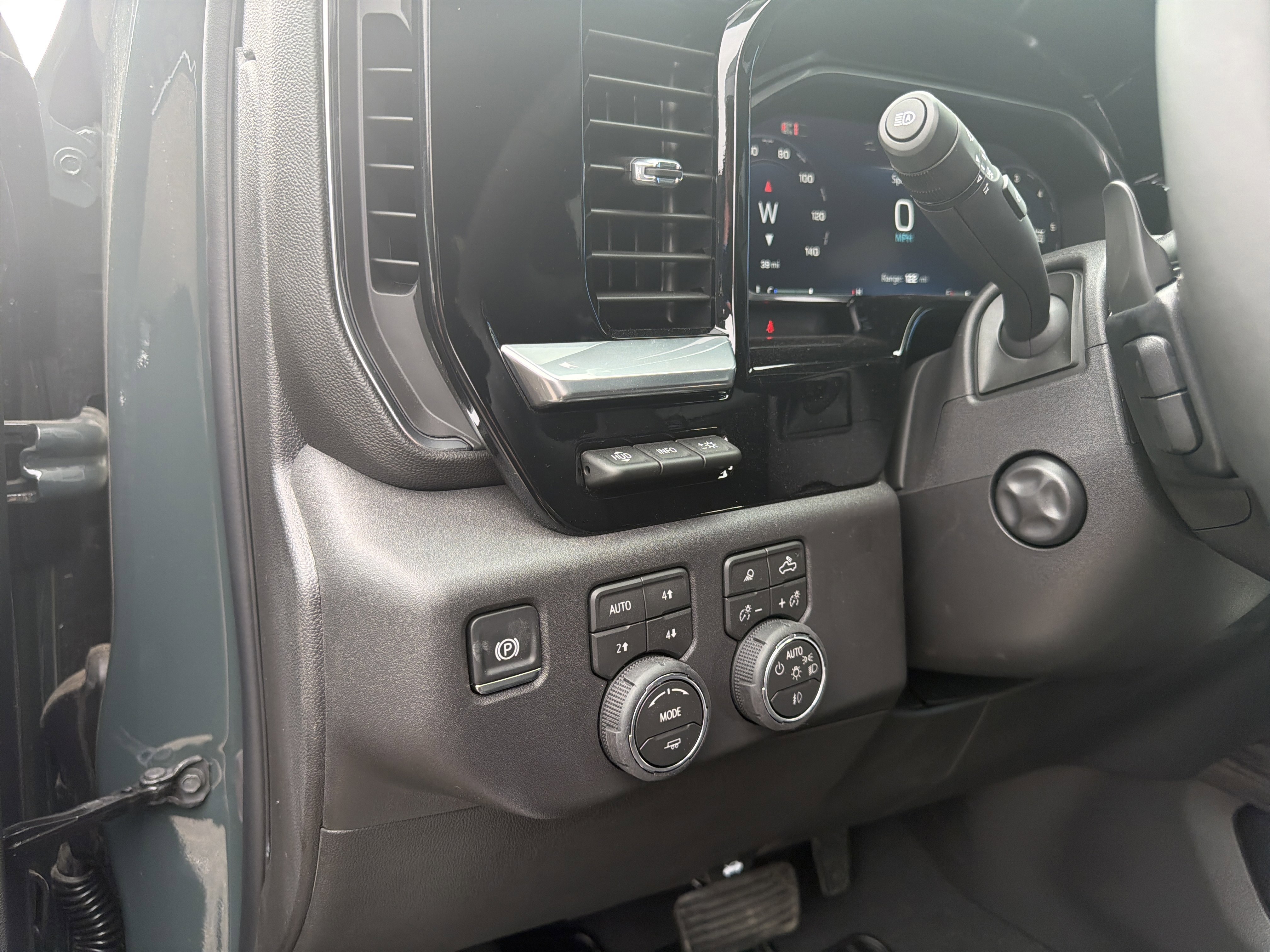 2026 Chevrolet Silverado 1500 LTZ - Photo 14