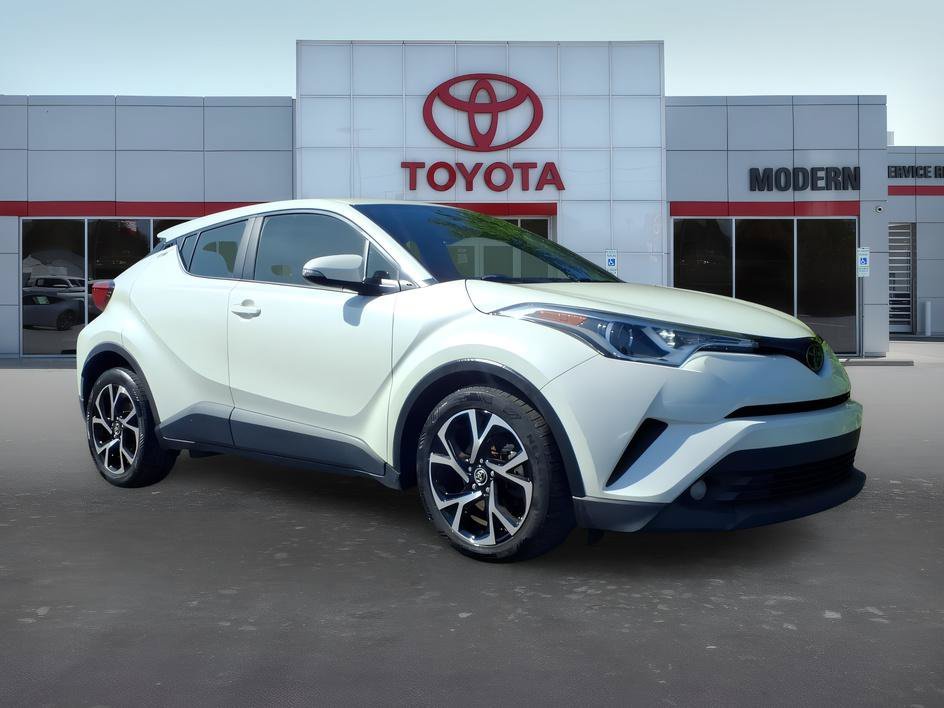 Used 2018 Blizzard Pearl Toyota XLE image 8
