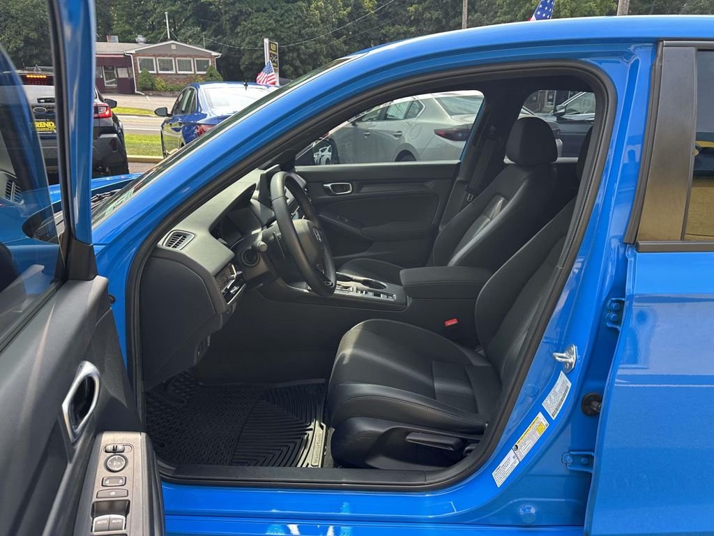 Used 2023  Honda Sport image 17