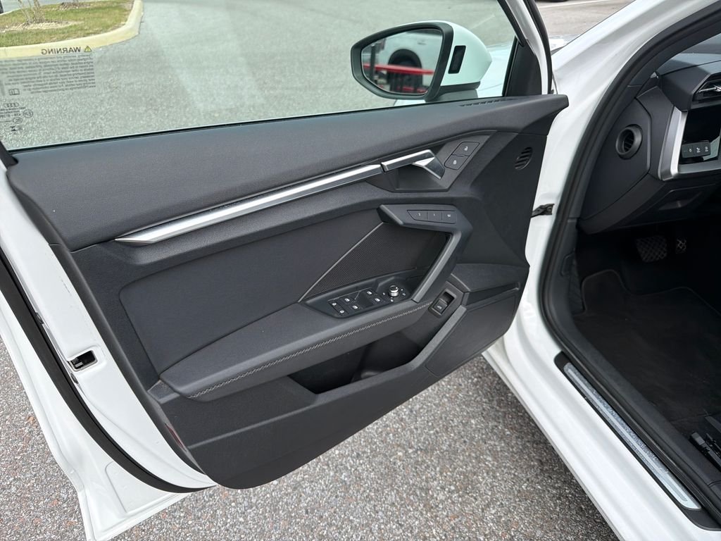 Used 2024  Audi 40 Premium image 12
