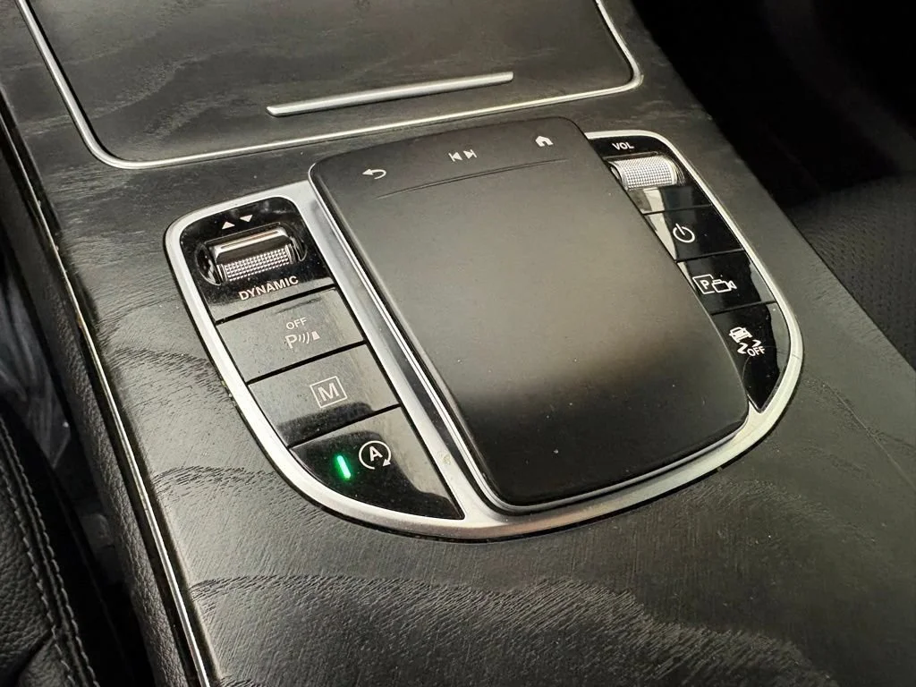 Used 2022 Black Mercedes-Benz GLC 300 image 33