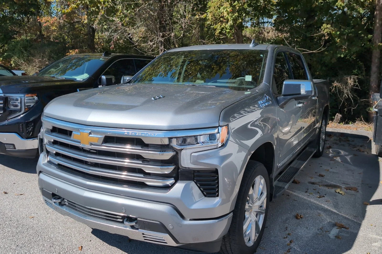 Used 2023 STERLING GRAY METALLIC Chevrolet High Country image 9