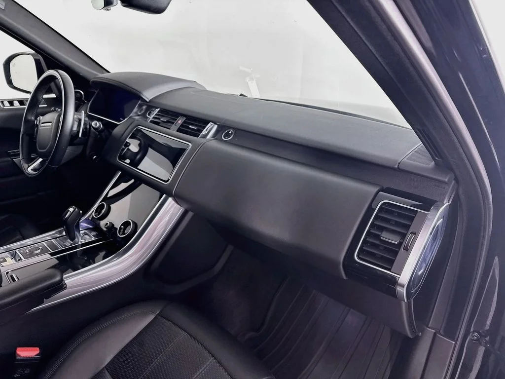 Used 2020  Land Rover HSE Dynamic image 29