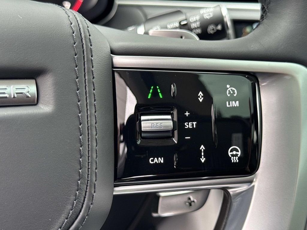 New 2026 Fuji White Land Rover SE image 29