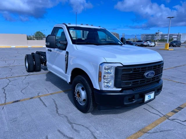 2025 Ford F-350 Super Duty Chassis Cab