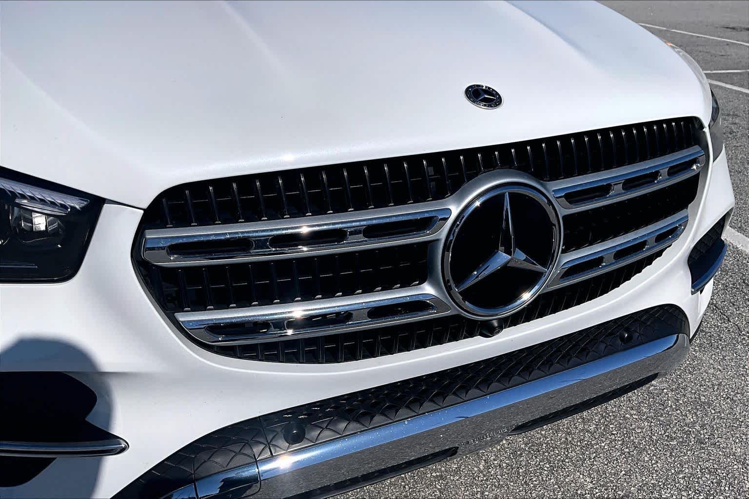 Certified Used 2025 MANUFAKTUR Moonlight White Metallic Mercedes-Benz GLE 450 image 30