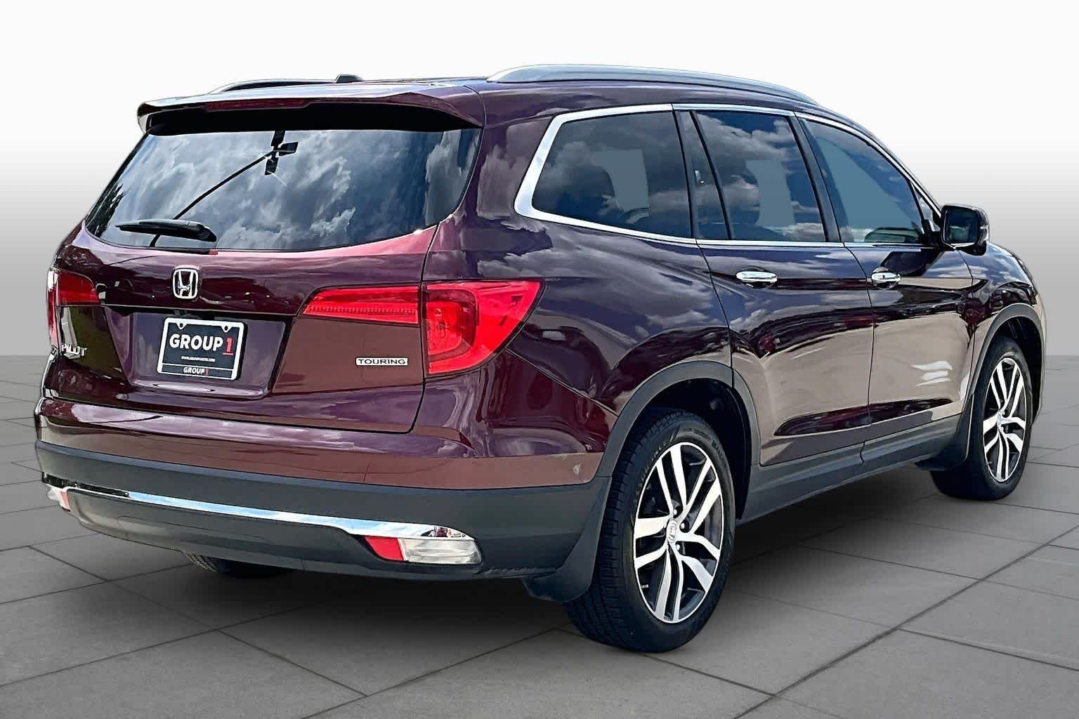 Used 2018 Deep Scarlet Pearl Honda Touring image 12