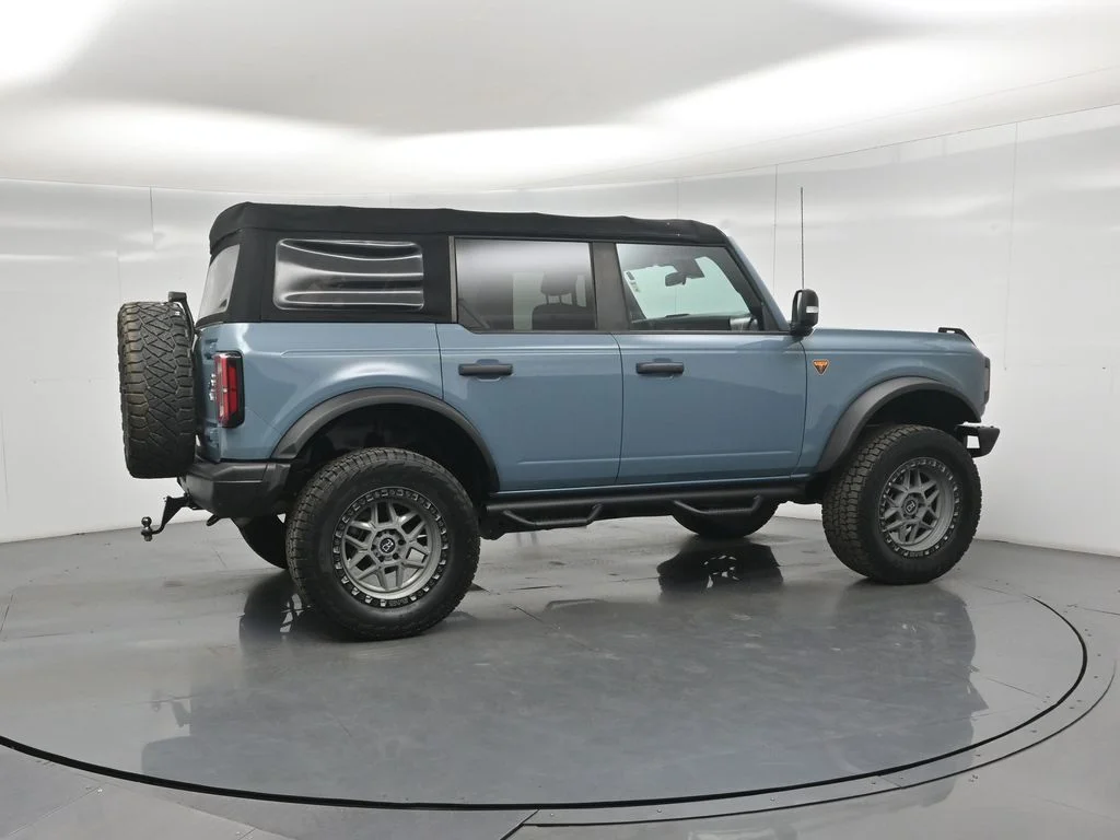 Used 2021 Blue Ford Badlands image 24