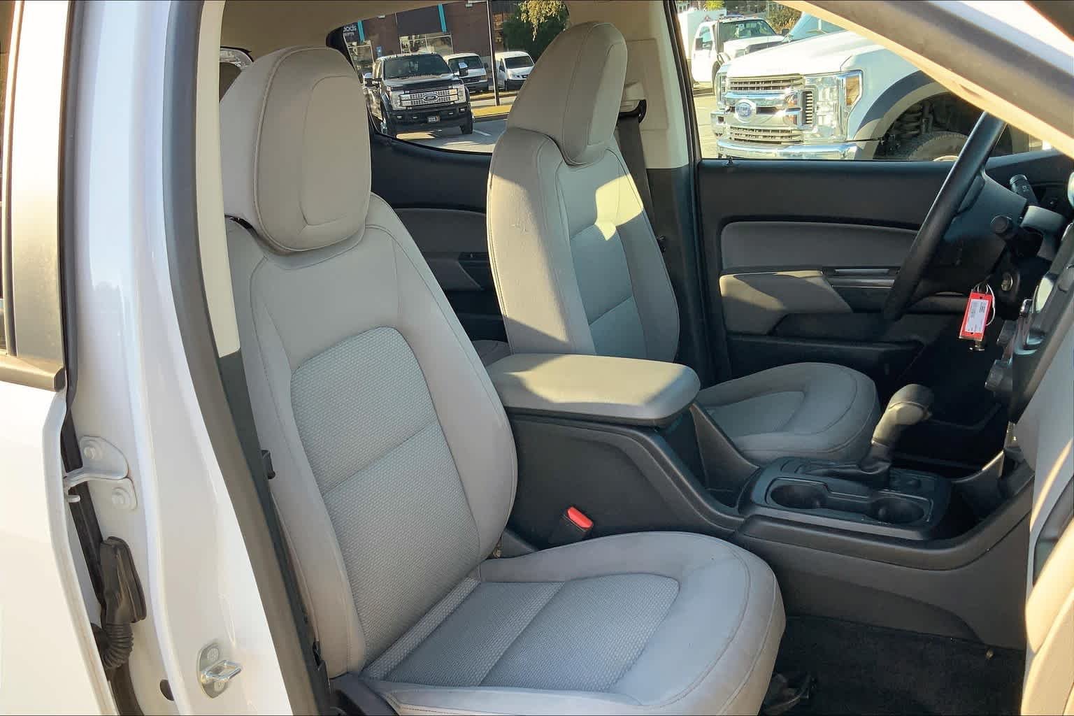 Used 2018 Summit White GMC 2WD image 8