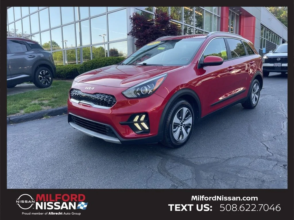 2022 Kia Niro LX's photo