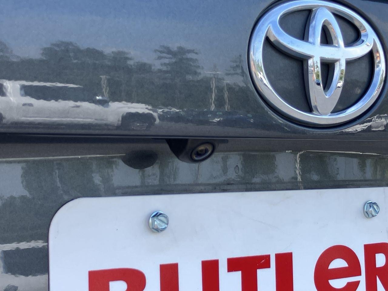 Used 2021 Gray (Magnetic Gray Metallic) Toyota XLE Premium image 11