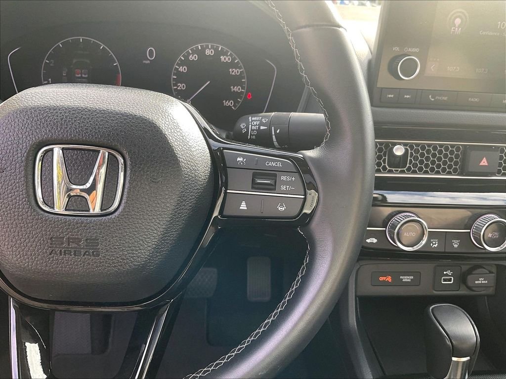 Used 2023 White Honda EX image 24