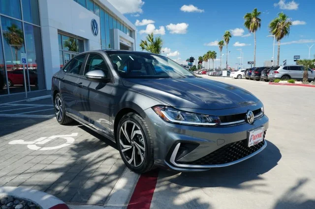 New 2026 Platinum Gray Metallic Volkswagen SEL image 3