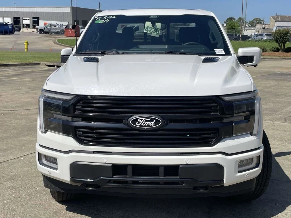 New 2025 Star White Metallic Tri-Coat Ford Platinum® image 8