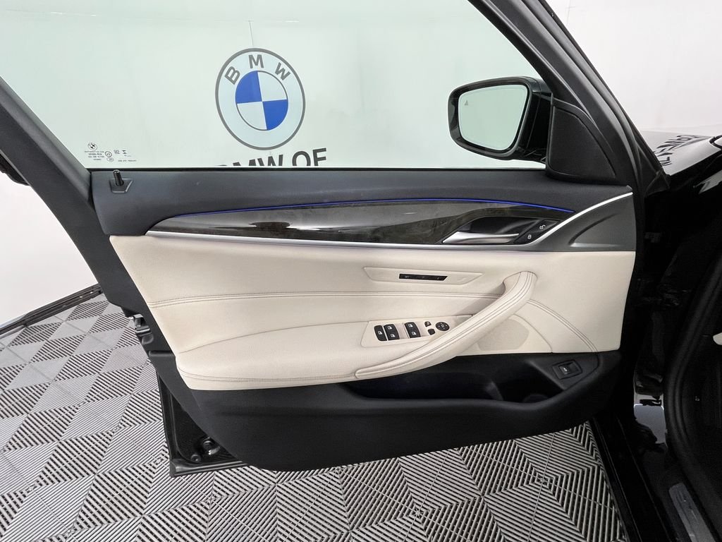 Used 2023 Black BMW 530i xDrive image 27