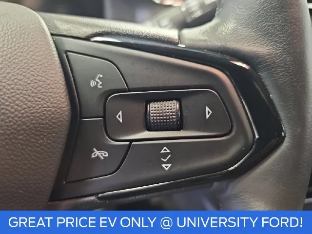 Used 2023 White Chevrolet LT image 18