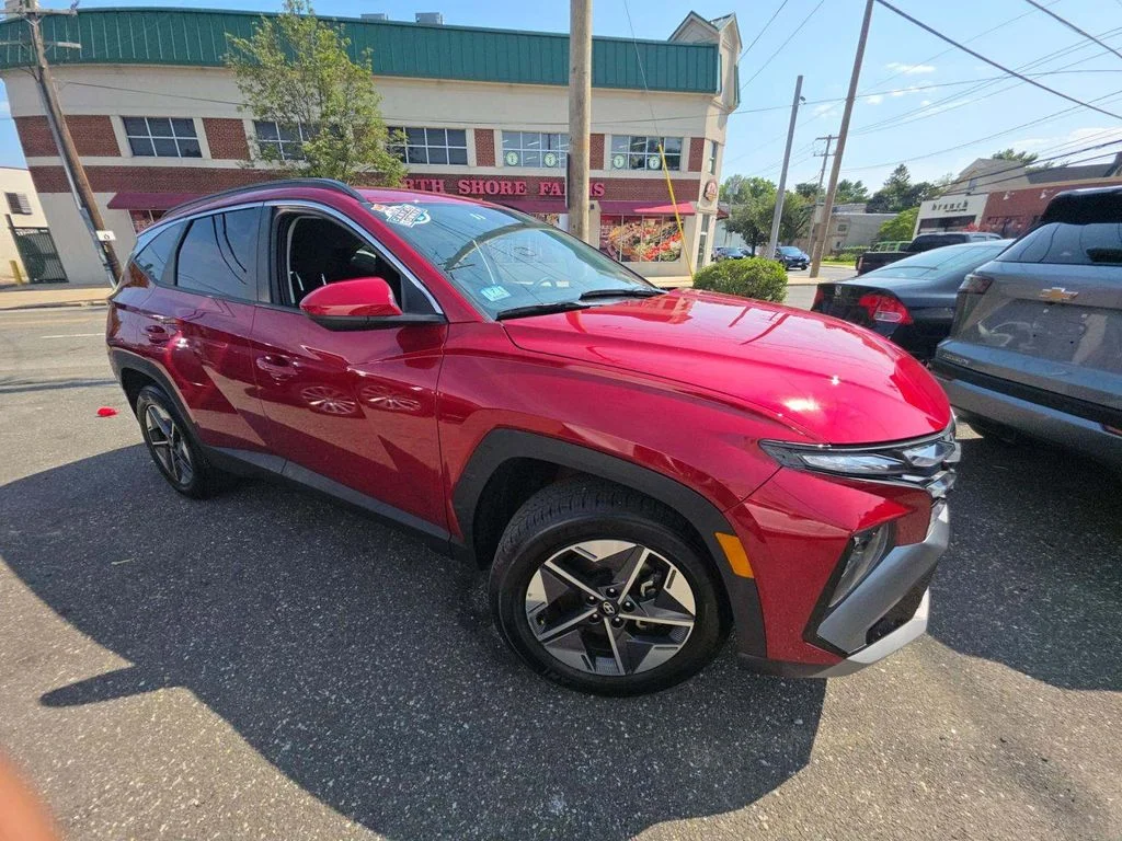 Certified Used 2025 Red Hyundai SEL image 1