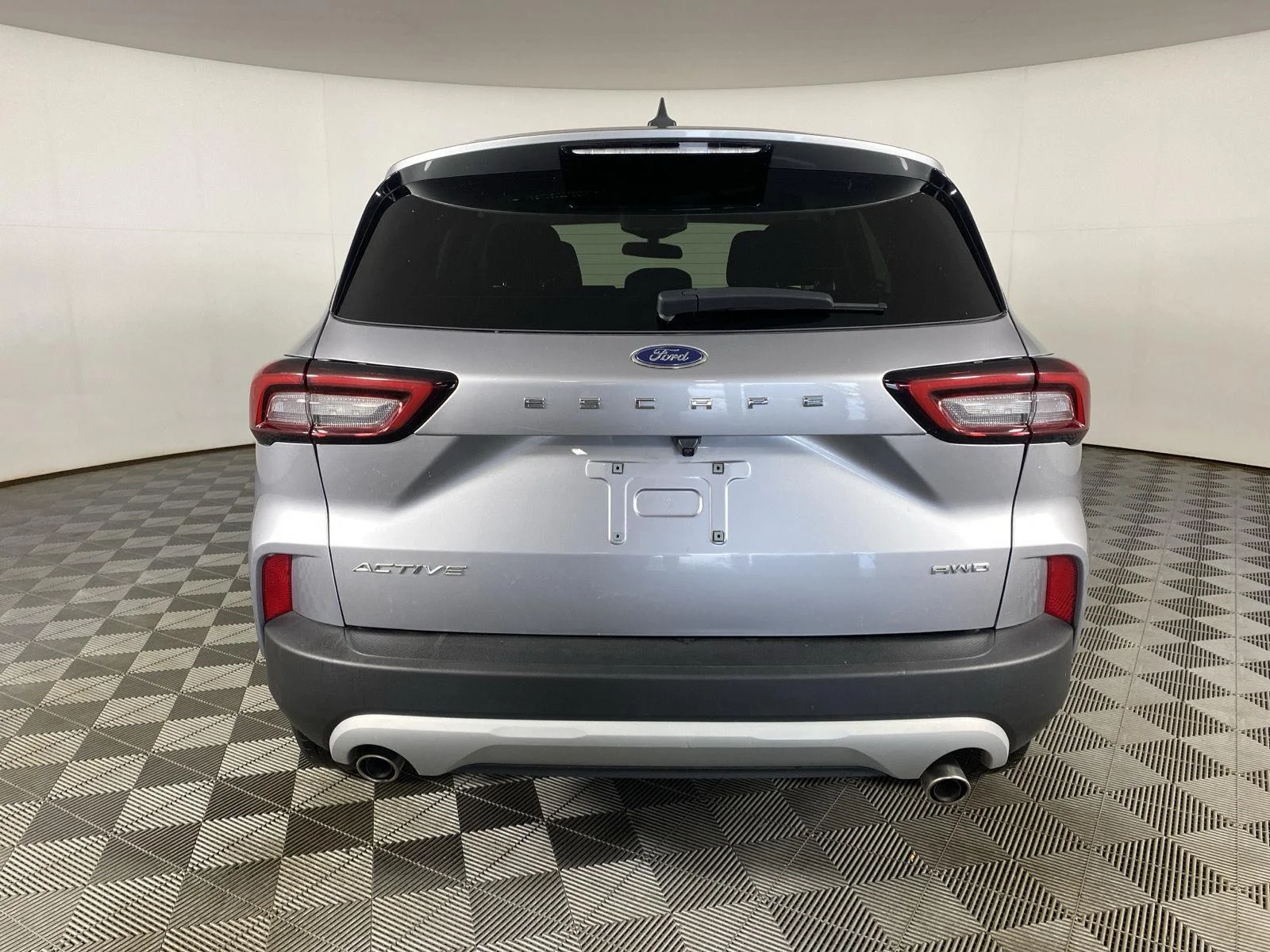 Used 2023 Iconic Silver Ford Active image 9
