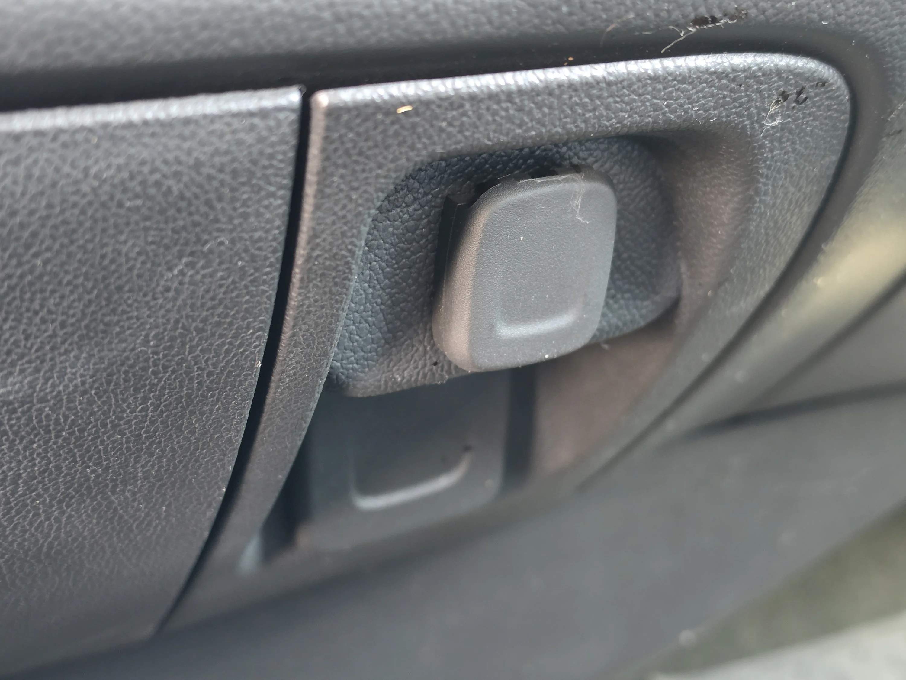 Used 2018 Stone Blue Metallic GMC Base image 28