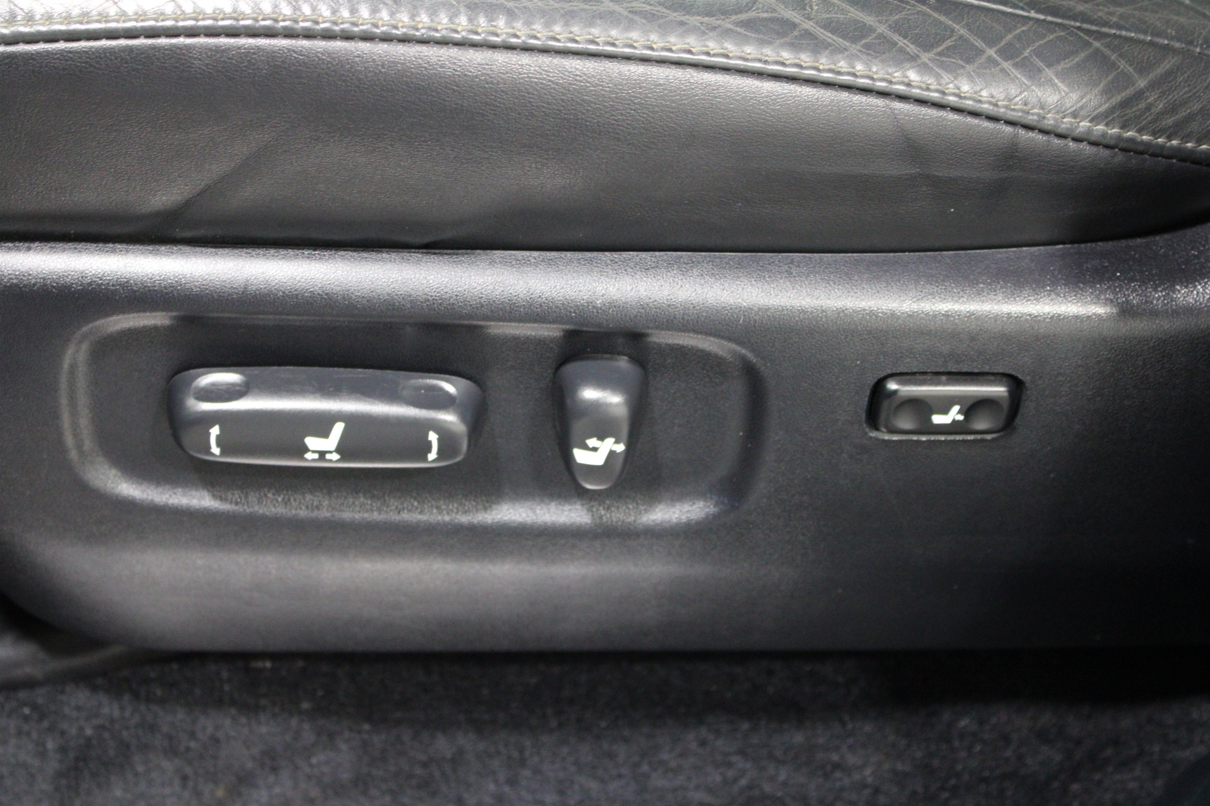 Used 2018 Midnight Black Metallic Toyota 4WD V8 image 5