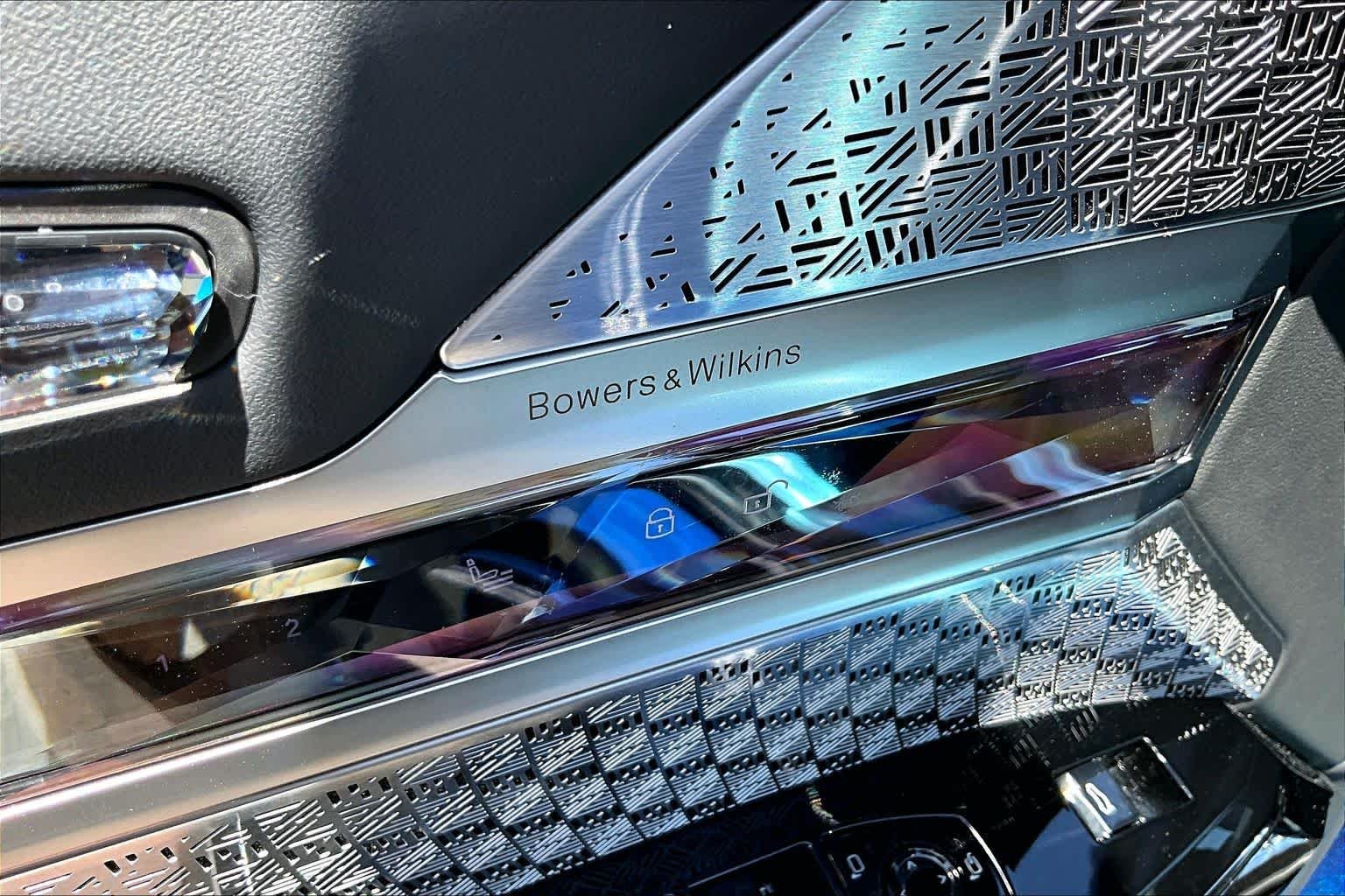 New 2026 Tanzanite Blue II Metallic BMW 740i image 18