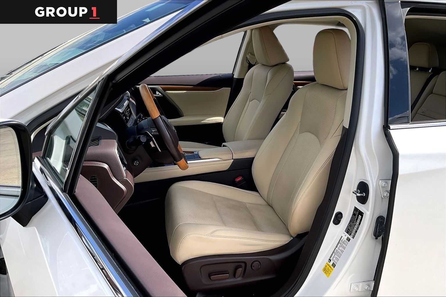 Certified Used 2020 Eminent White Pearl Lexus  image 7