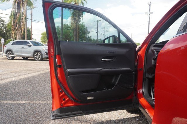 Used 2024  Lexus UX 250h F SPORT Handling image 15