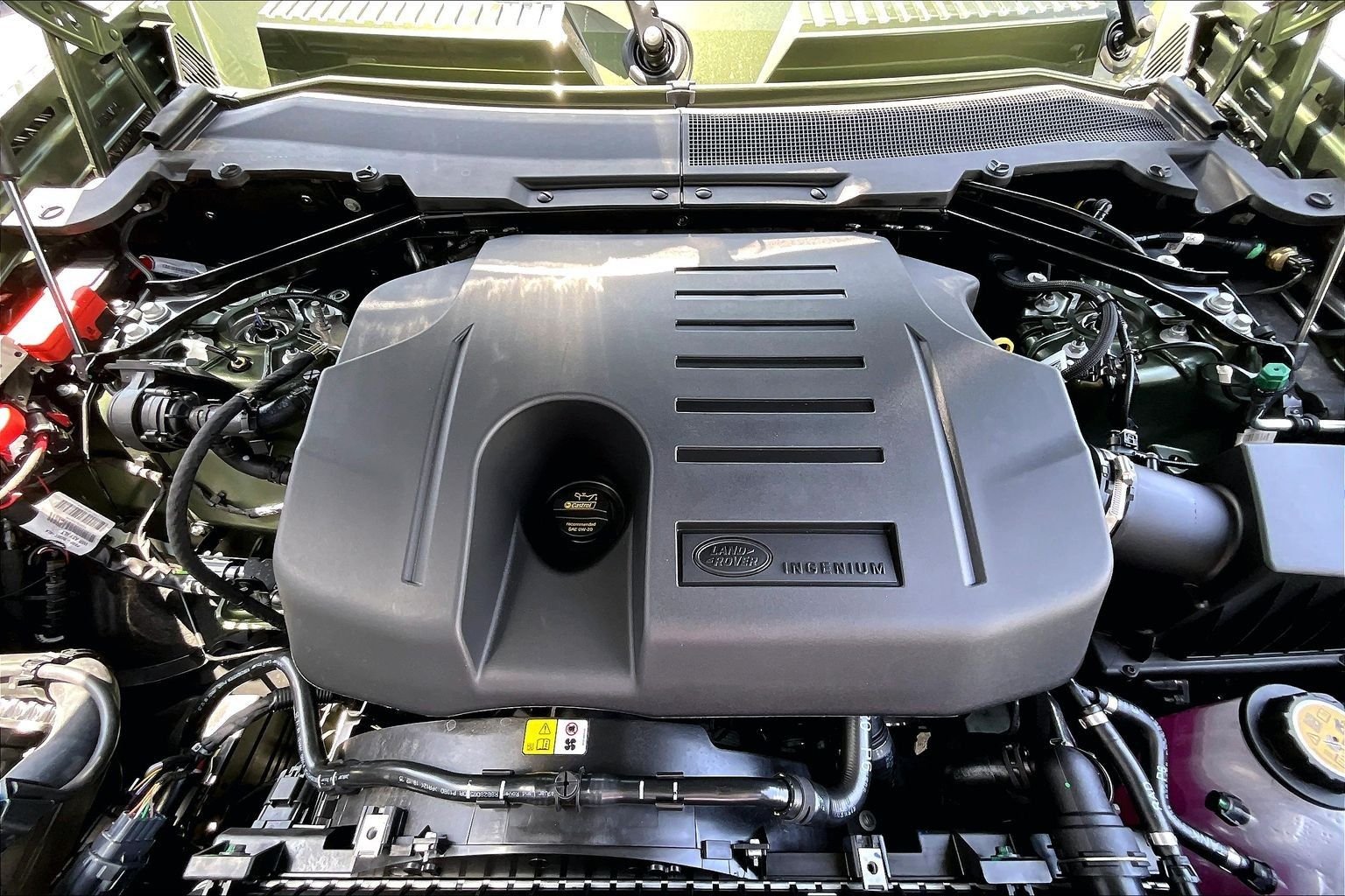 New 2026 Woolstone Green Land Rover X-Dynamic SE image 12