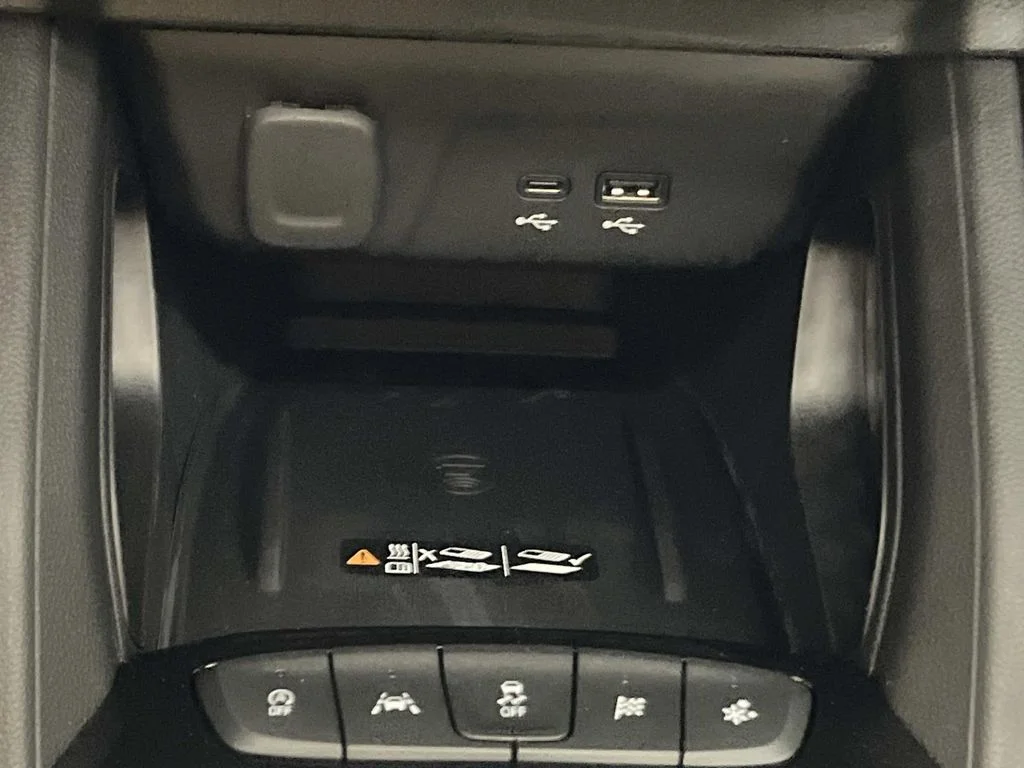 New 2026 Mosaic Black Metallic Chevrolet ACTIV image 25