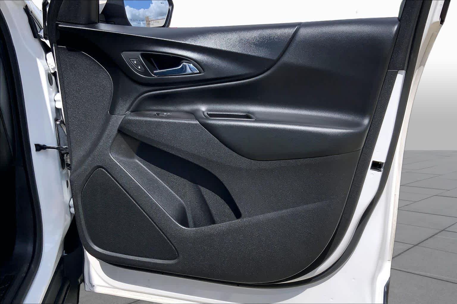 Used 2020 Iridescent Pearl Tricoat Chevrolet LT image 23