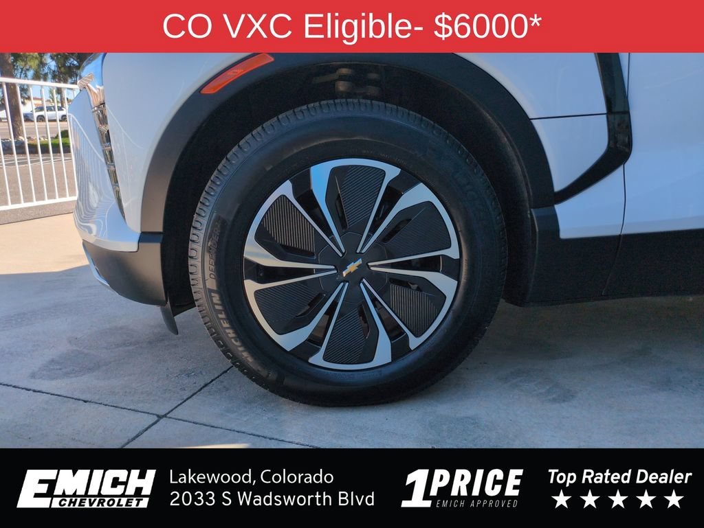 Used 2024 Summit White Chevrolet LT image 26