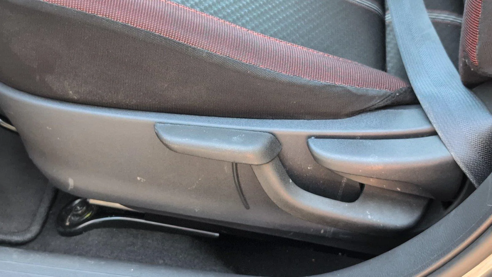 Used 2024 Gun Metallic Nissan SR image 18