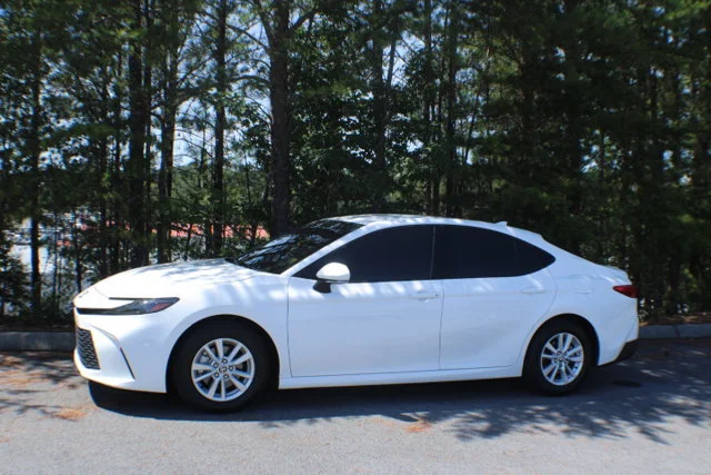 Used 2025 Ice Cap Toyota LE image 4