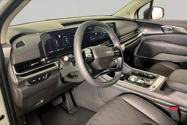 New 2027 Silver Kia SX image 8