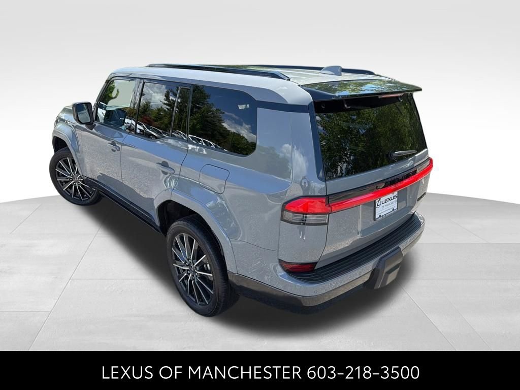 Used 2024 Gray Lexus 550 Luxury+ image 4