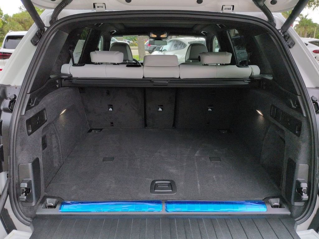 New 2026 Mineral White Metallic BMW xDrive50e image 13