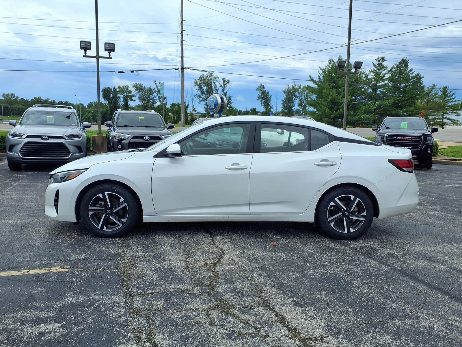 Used 2024 Aspen White Tricoat Nissan SV image 27