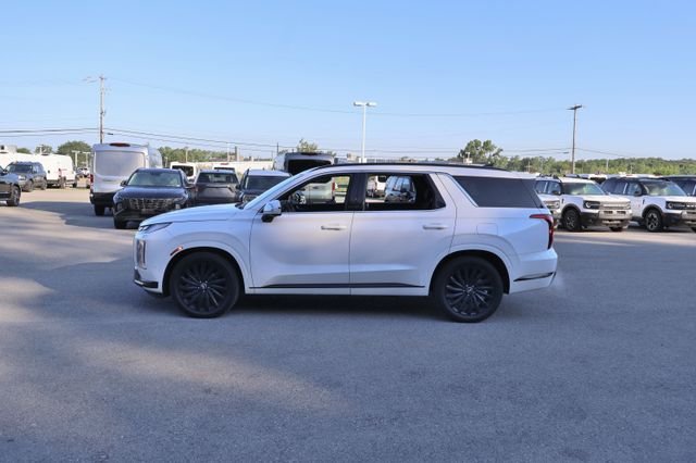 Used 2025 White Hyundai Calligraphy Night Edition image 4