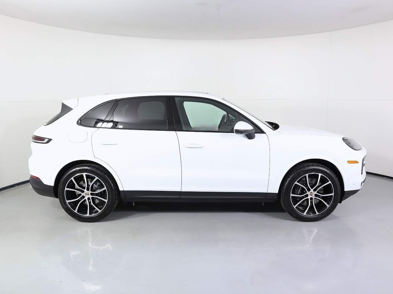 2025 Porsche Cayenne Base - Photo 8