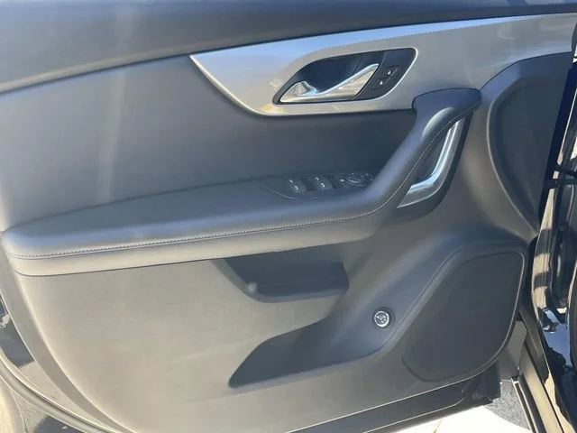 Used 2020 BLACK Chevrolet LT image 13