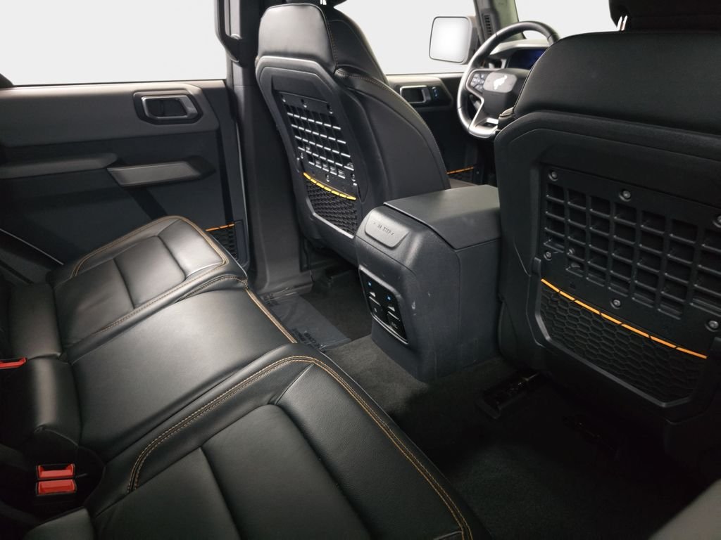 Used 2023 Cactus Gray Ford Badlands image 13