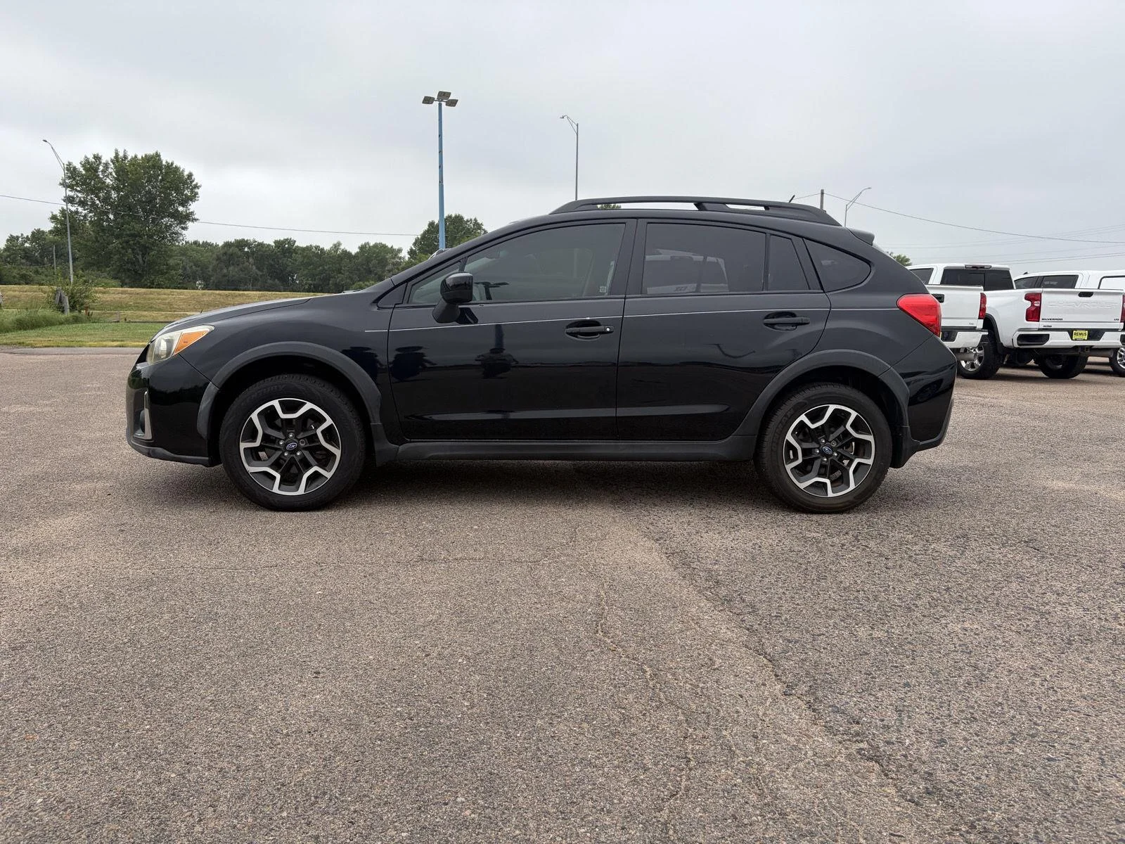 Used 2016 Black Subaru Premium image 3