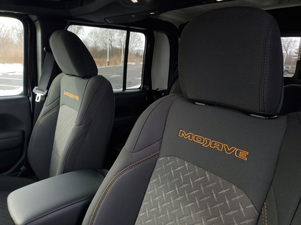 New 2026 Black Clearcoat Jeep Mojave image 19