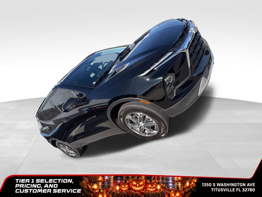 Used 2023 BLACK Chevrolet LT image 5