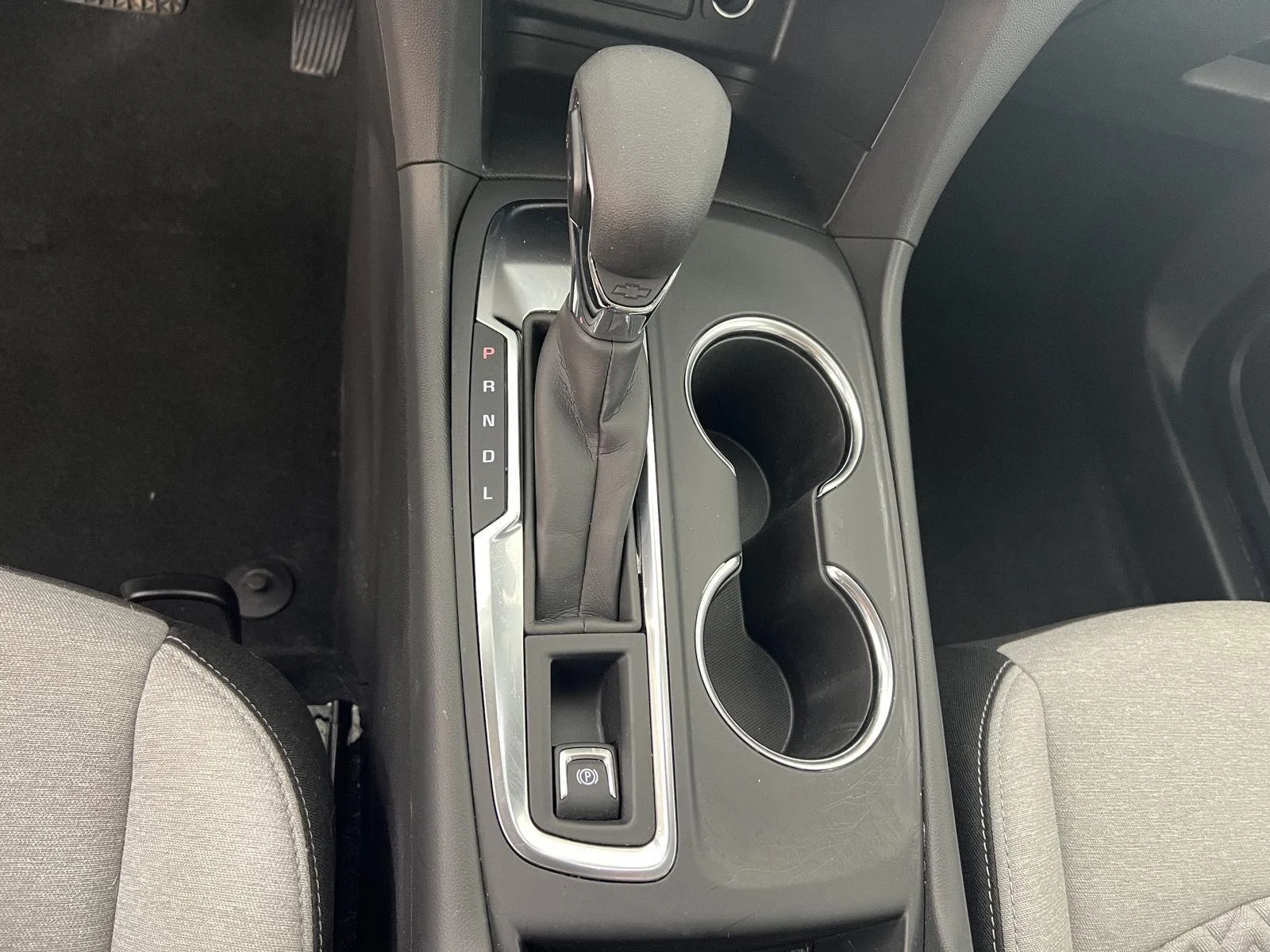Used 2024 Summit White Chevrolet LS image 17