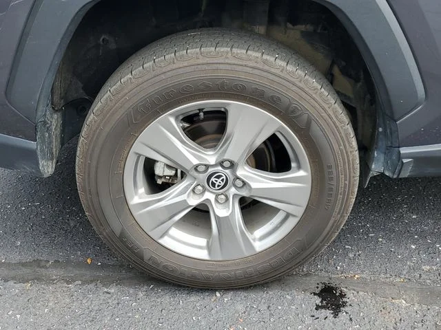 Used 2025 Gray Toyota XLE image 5
