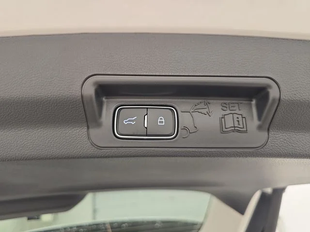 New 2026 Star White Metallic Tri-Coat Ford Active image 18