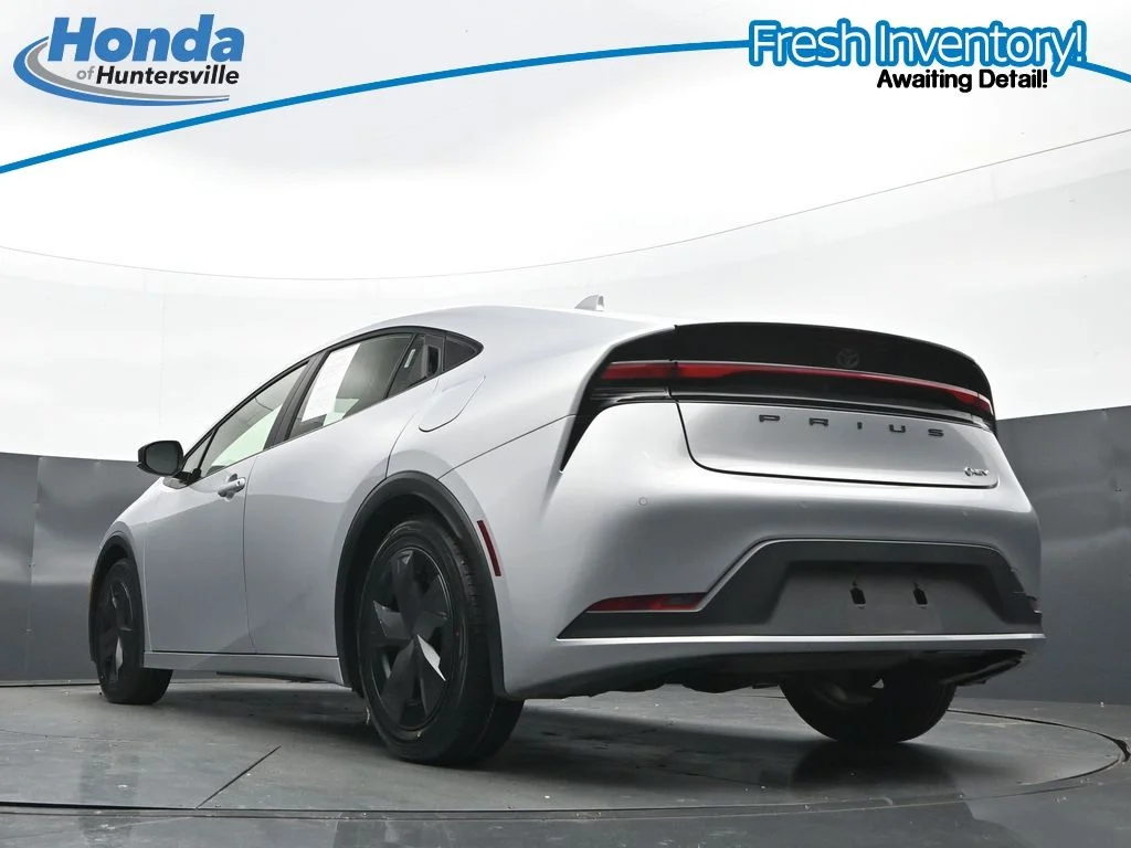 Used 2025 Cutting Edge Toyota LE image 31