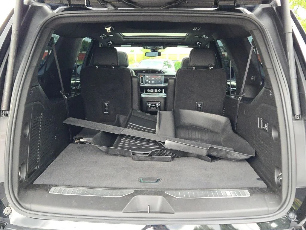 Used 2022  GMC Denali image 17